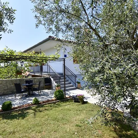 Apartment With A Parking Space Basanija, Umag - 20522 *